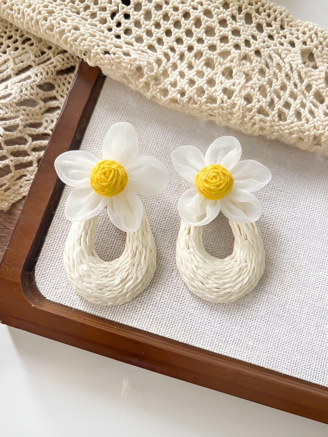 White straw flower earrings