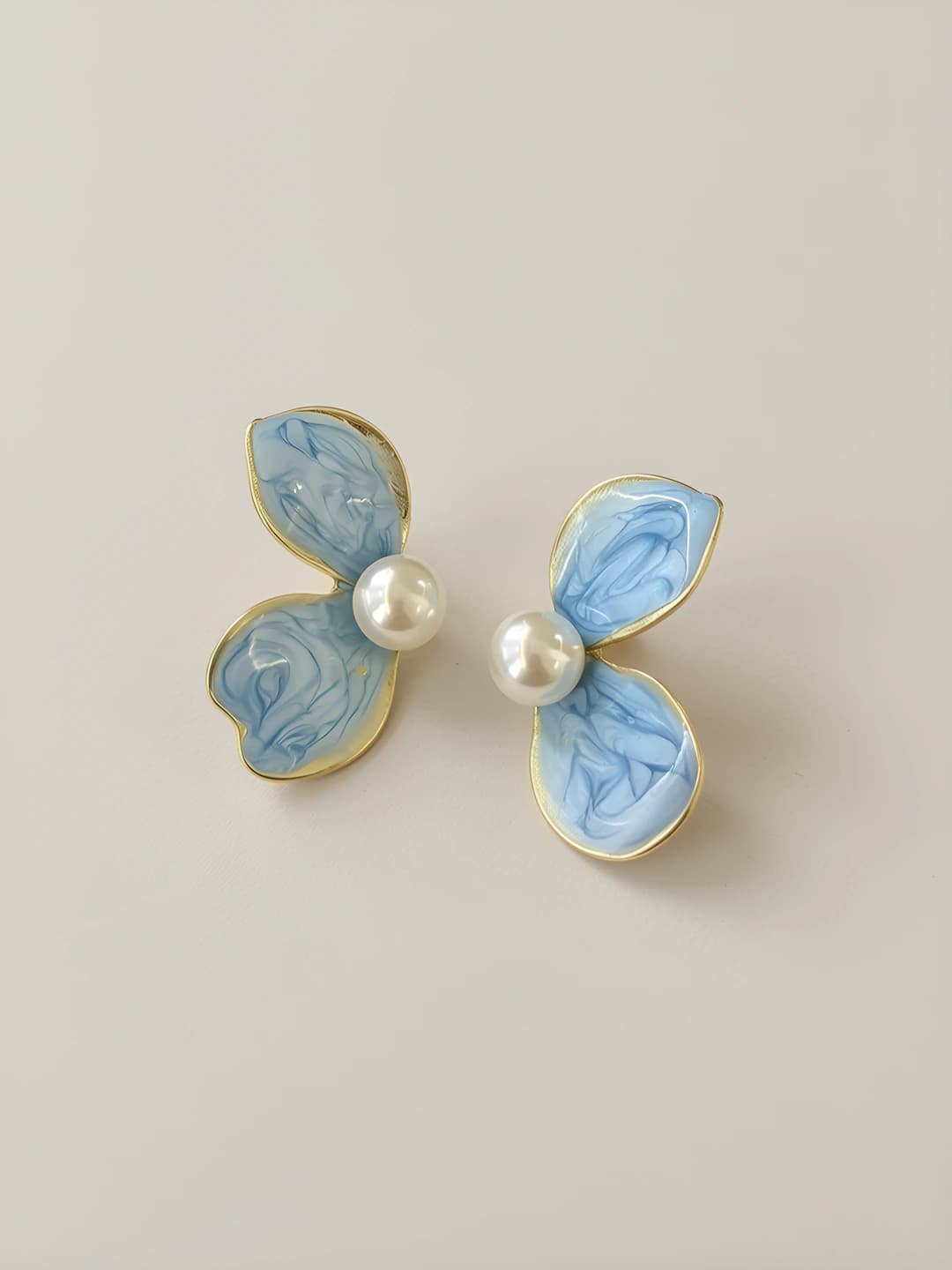 Blue petal pearl studs (925 silver post)