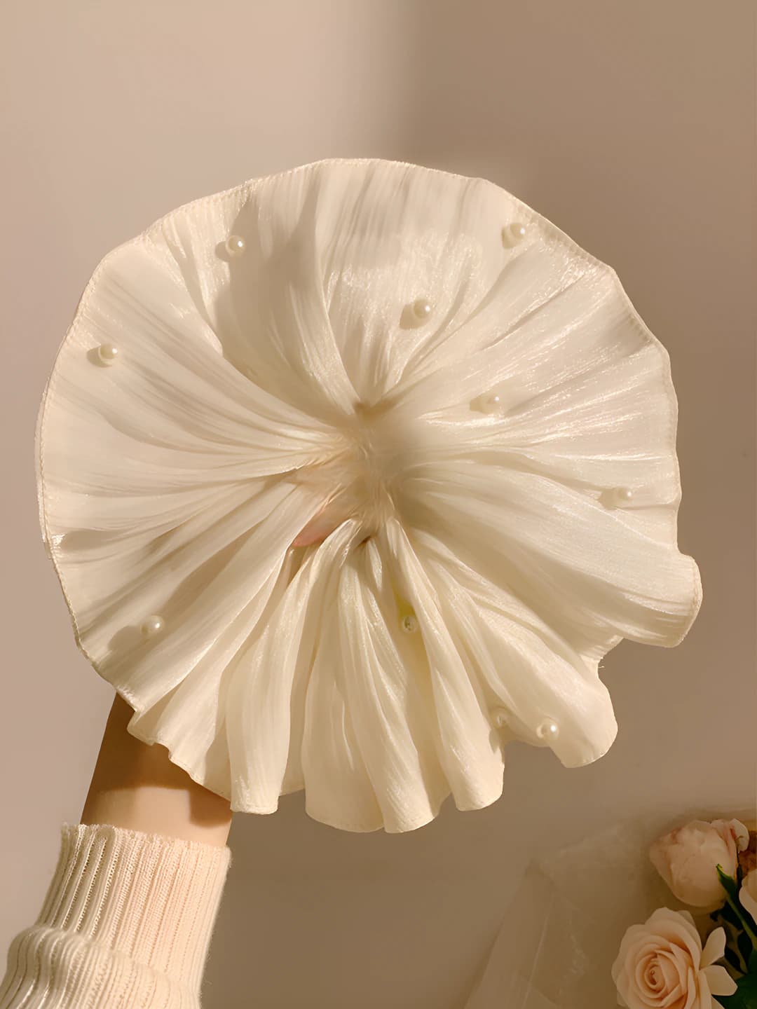 1# White pearl ruffle 20 cm