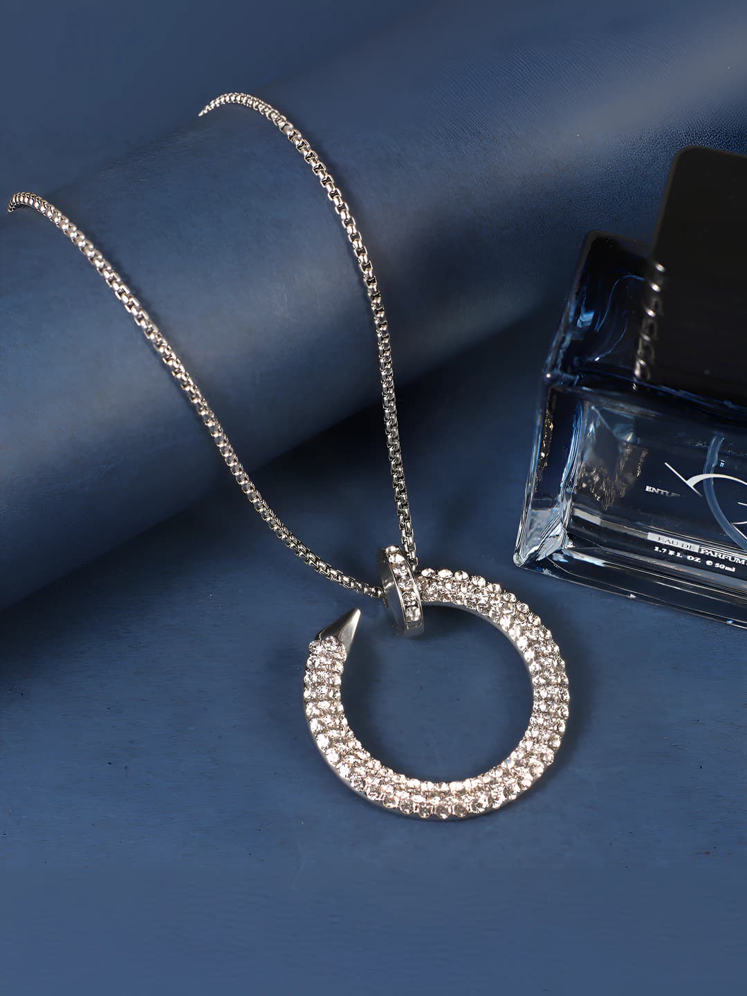 Diamond stud 60cm titanium chain