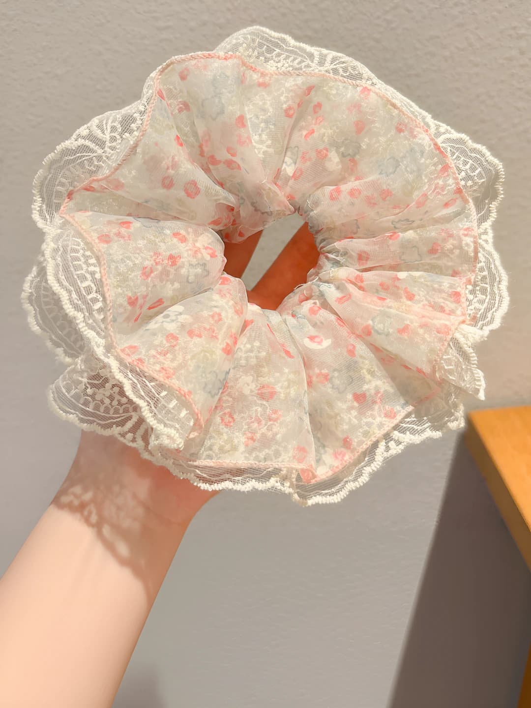 4# Small floral lace ~16 cm