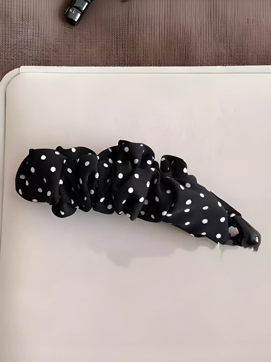 Korean banana clip Black-white