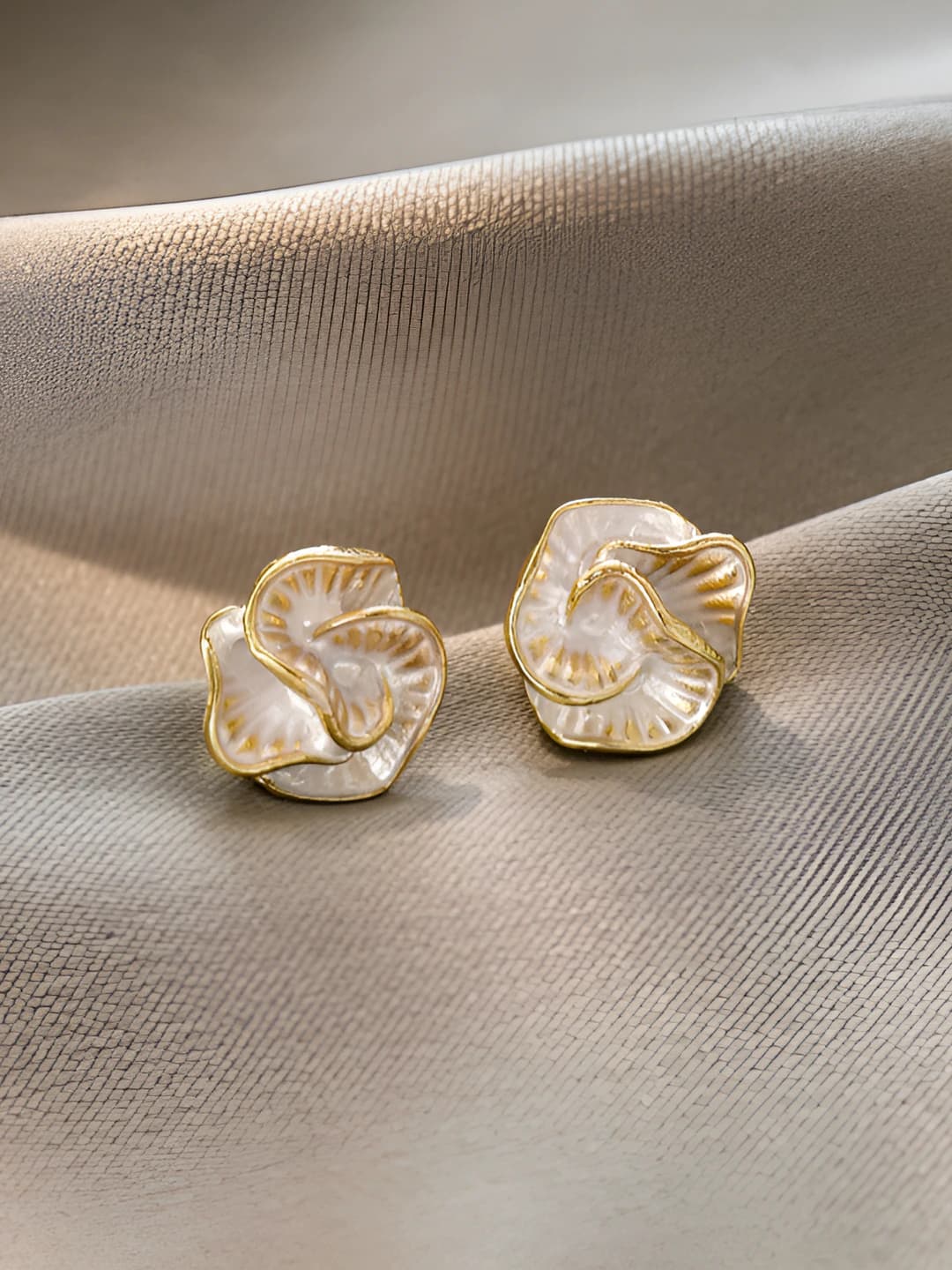 1# Ruffled camellia earrings