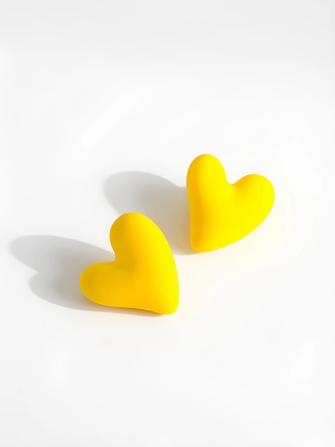 Heart yellow studs