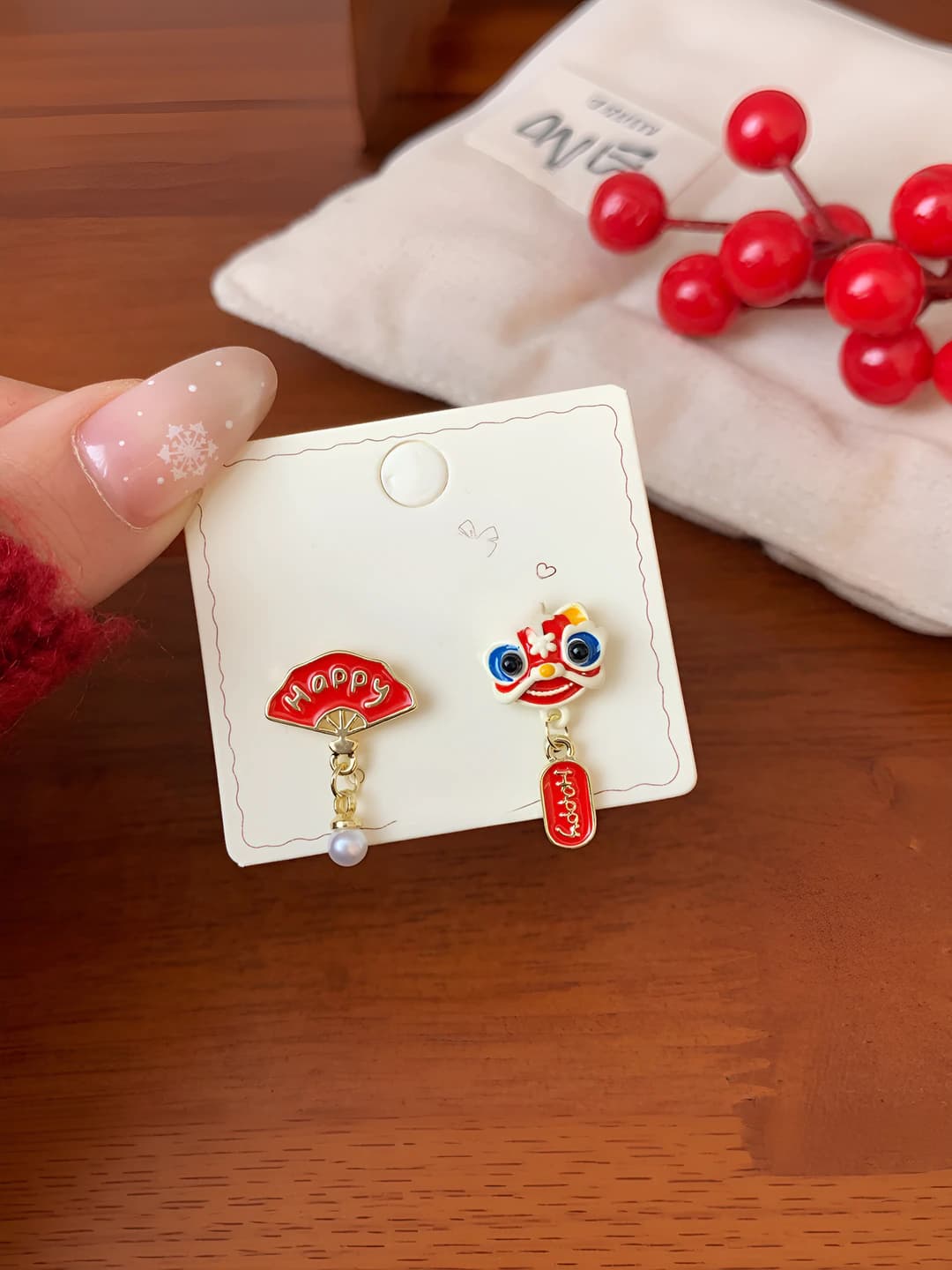XST5 Lion fan pendant