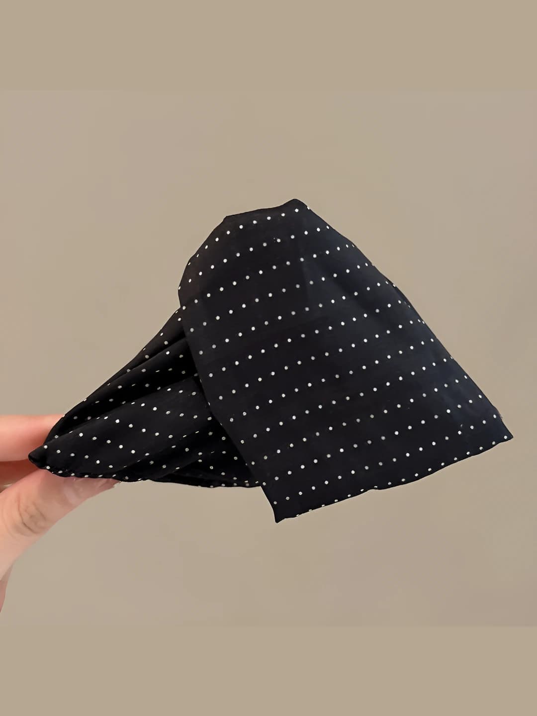 Black, small polka dots, 13 cm