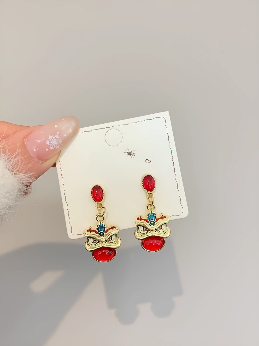 LIN13 Ruby red lion