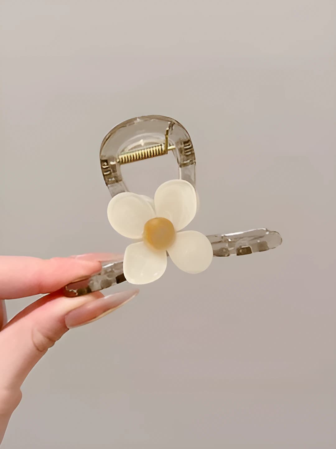 1# Beige four-petal flower clip 8cm