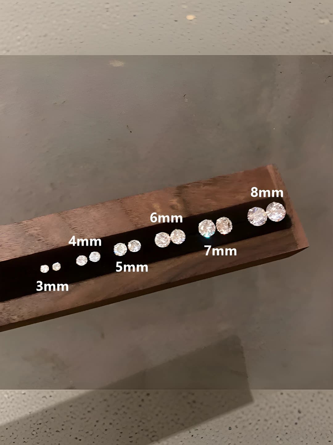 2# medium zircon 4mm