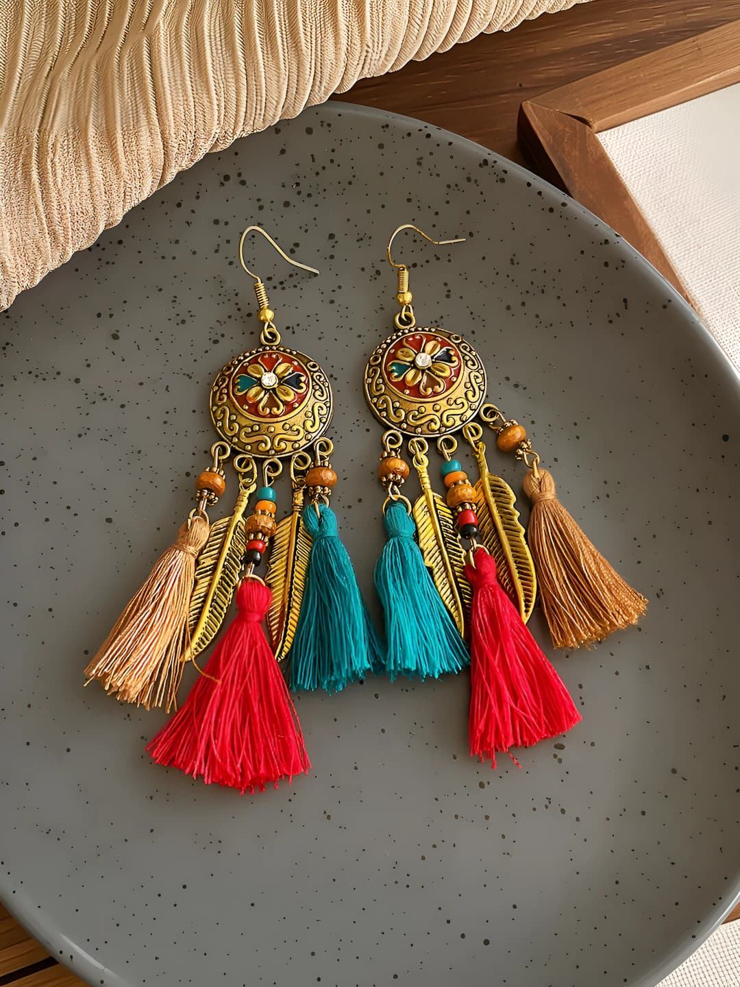 Rang-barang milliy uslubli fring quloqqa