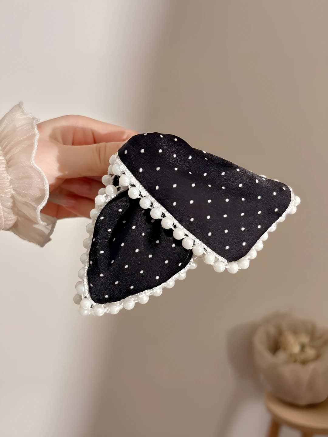 1# Pearl polka dot claw clip 13cm