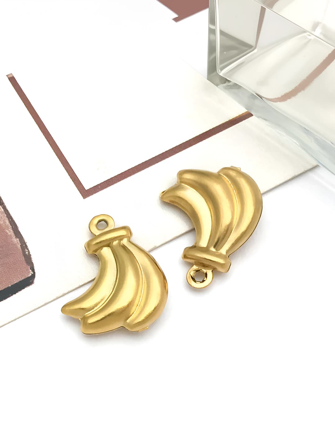 1 шт Золотый банан 13x15x4mm-0.4g