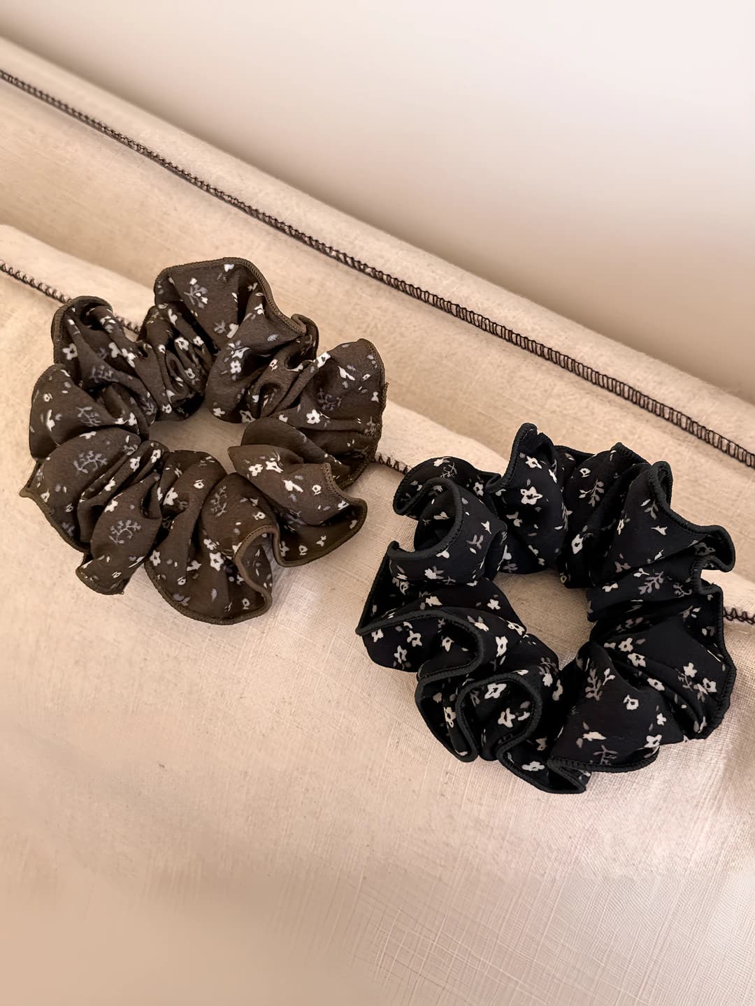 Women's stretch floral fabric scrunchie hair ties, Korean style, non-damaging