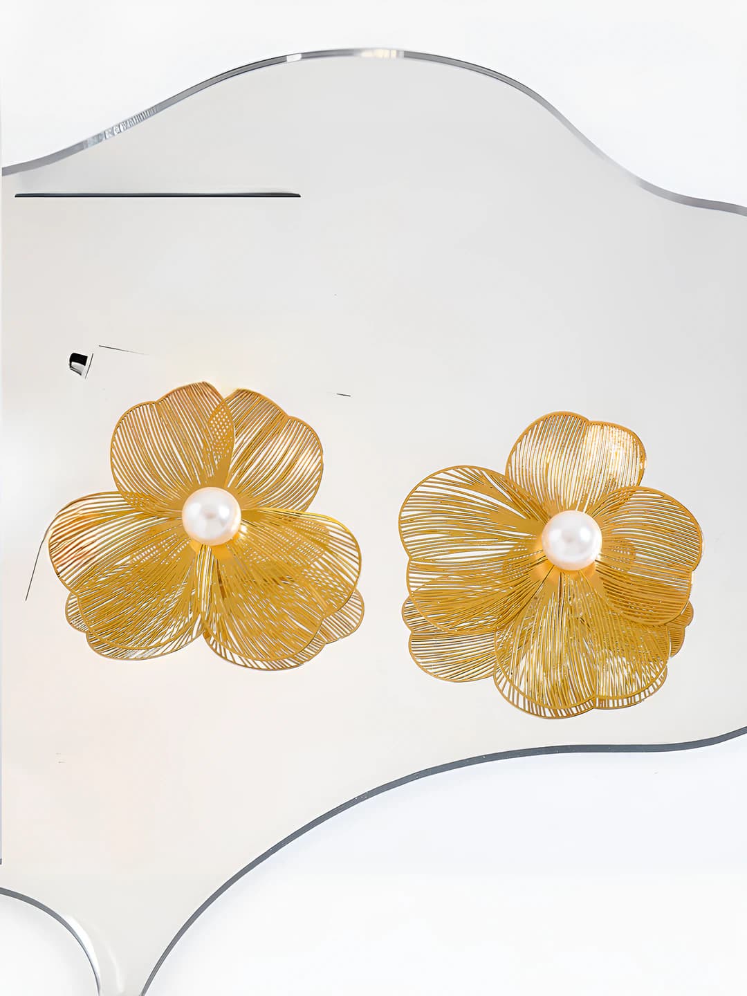 2#RL-3172 Openwork flowers, pearl