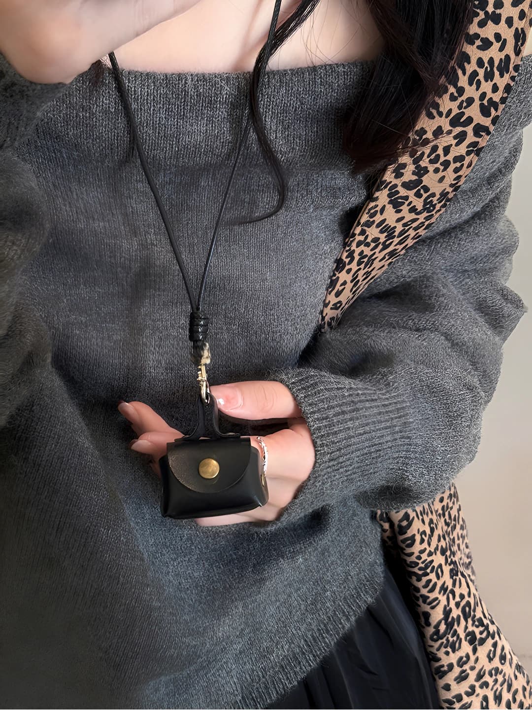 25# necklace - Black
