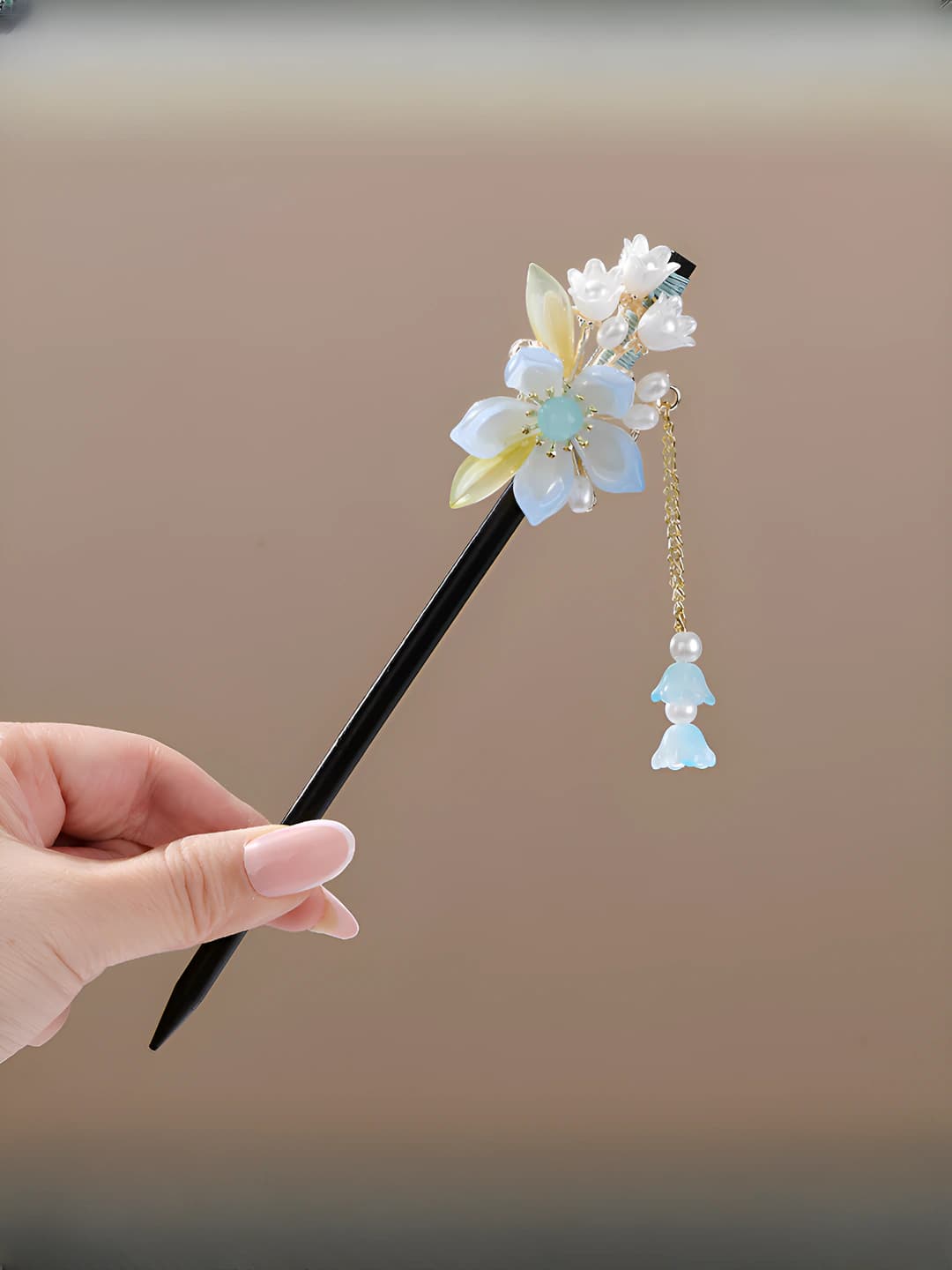 Five-petal flower blue