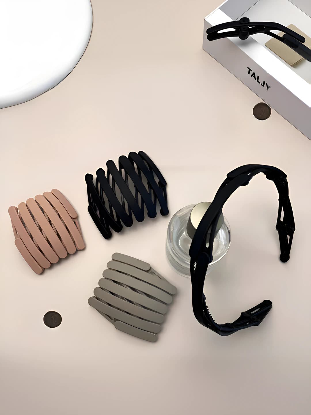 Women's foldable and non-slip headband for face washing