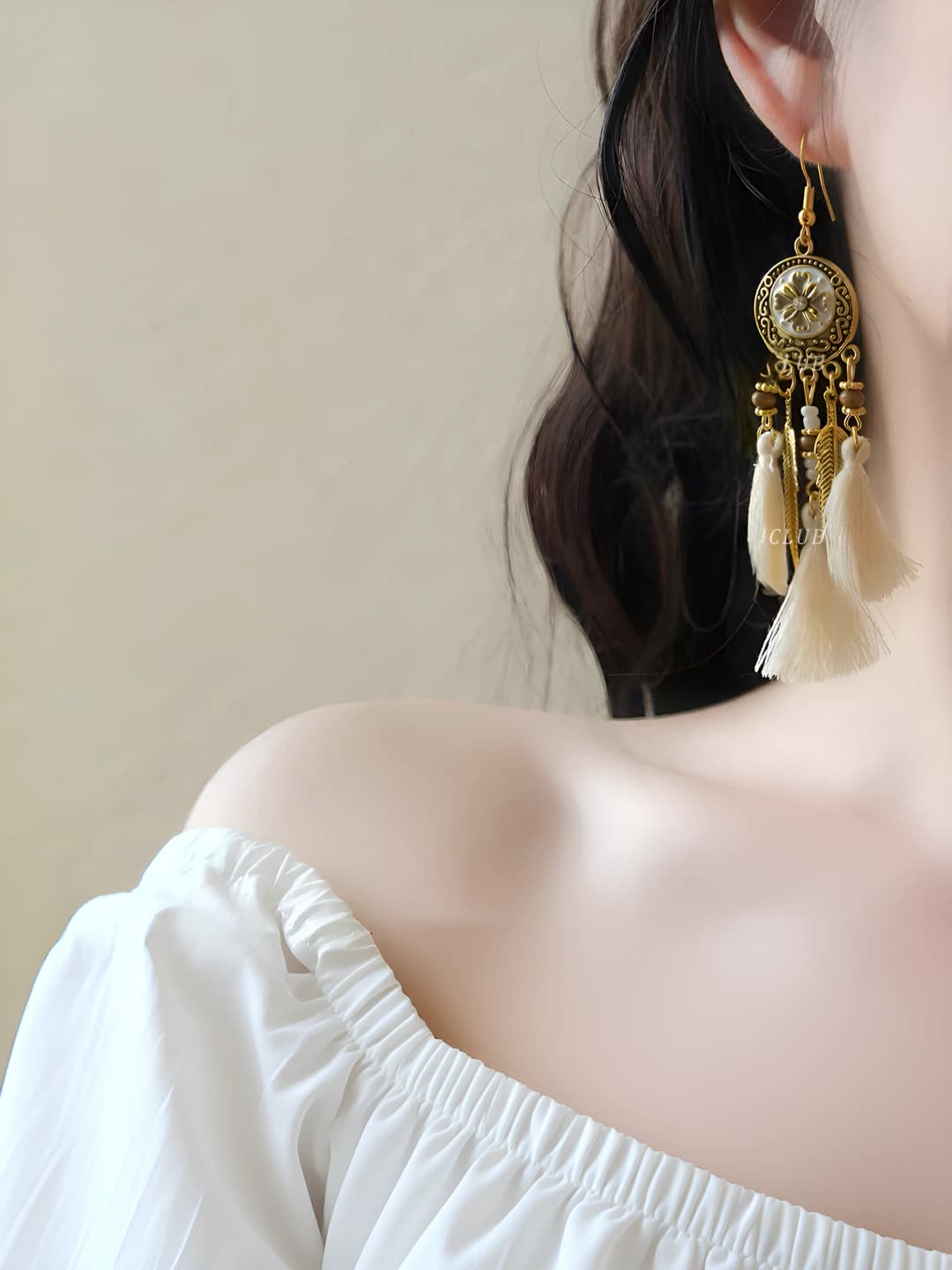 9# Ear hook - Gold - White