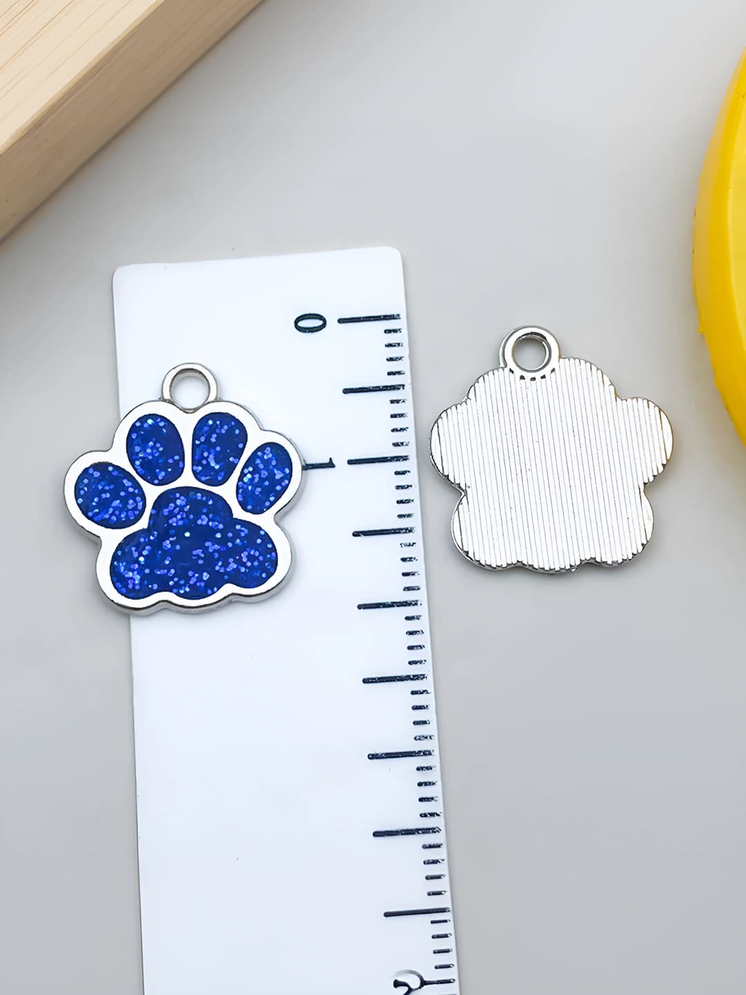 Белый K синий с золотом коготь медведя 17x16mm-1.1g