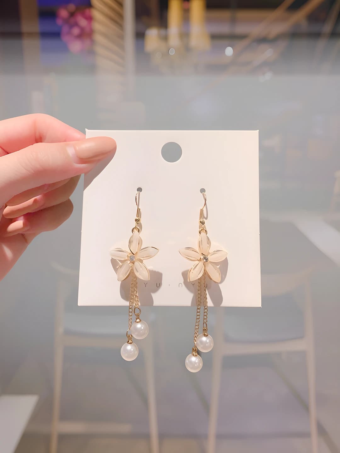 16# Flower studs