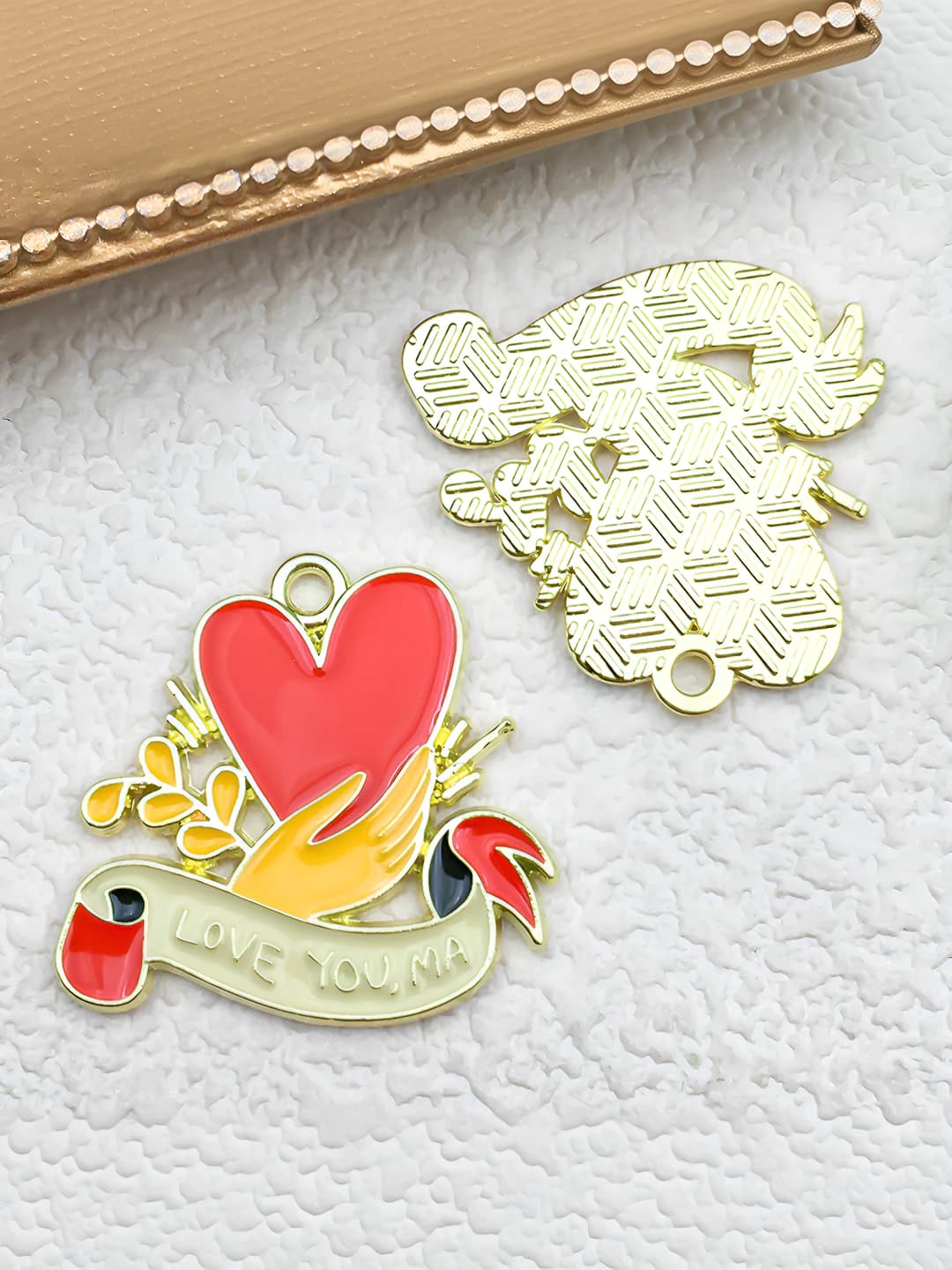 1 pc hand-held heart 25x24mm-2.5g
