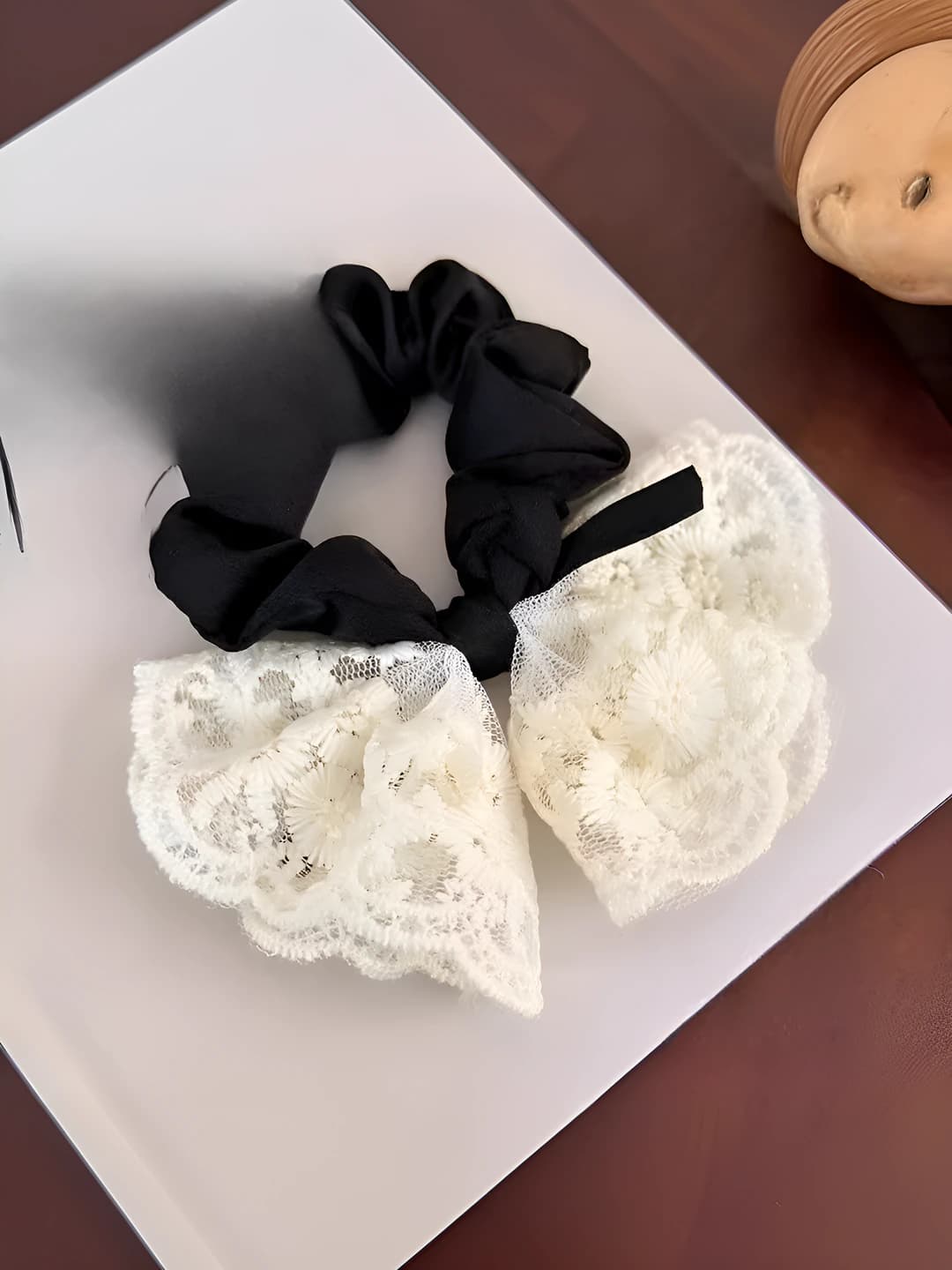 Double embroidered lace scrunchie 13 cm