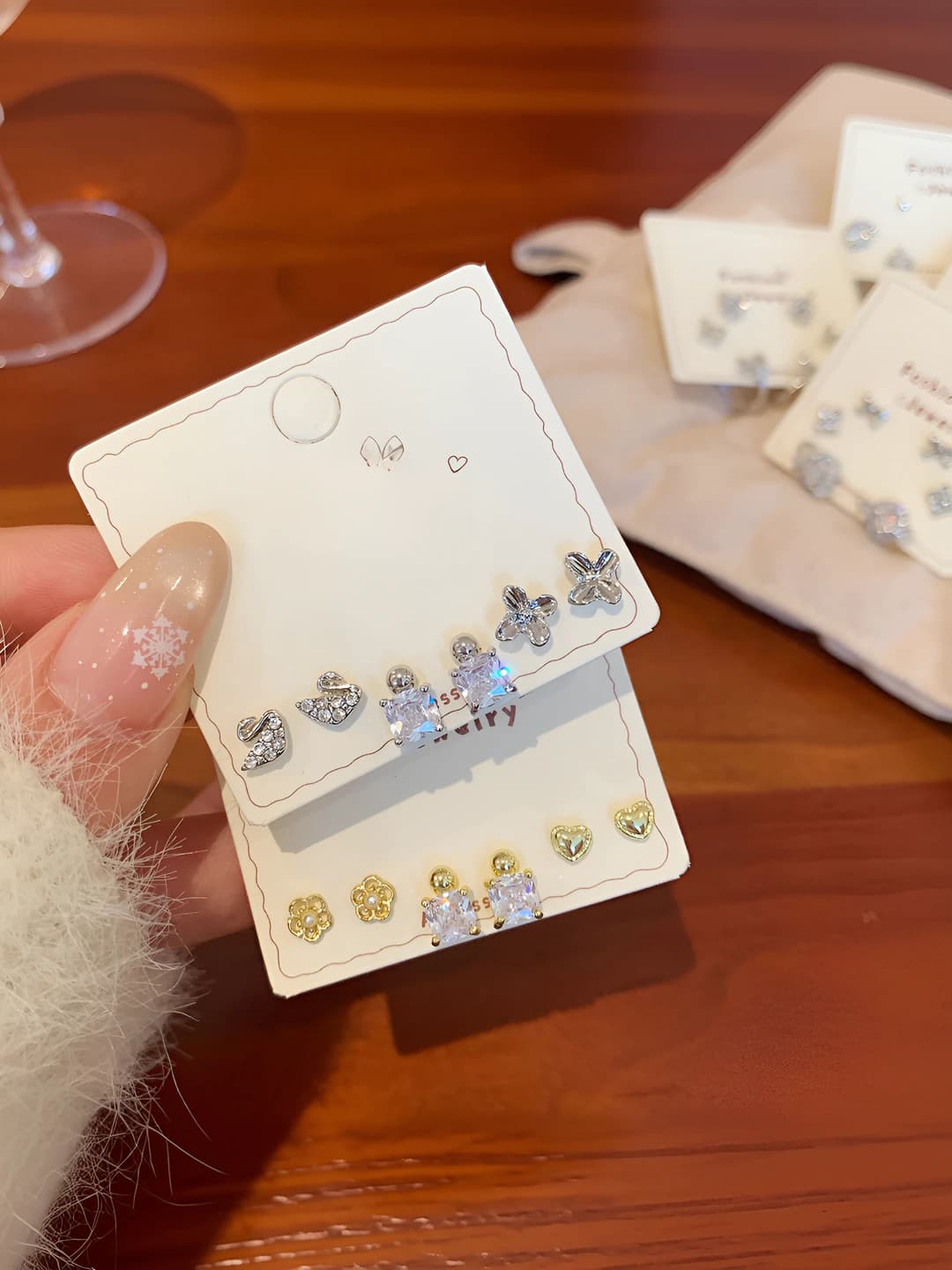 Women's stud earrings set with 925 silver post, zircon, heart and star shapes, rhinestone inlay, Japanese-Korean style