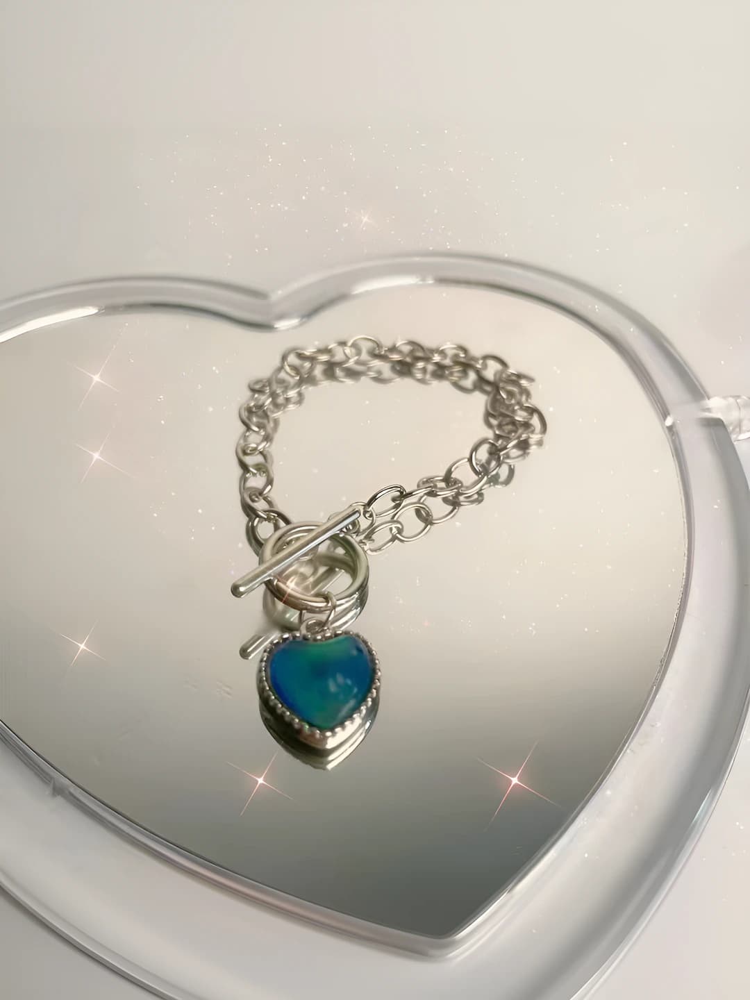 Color changing bracelet