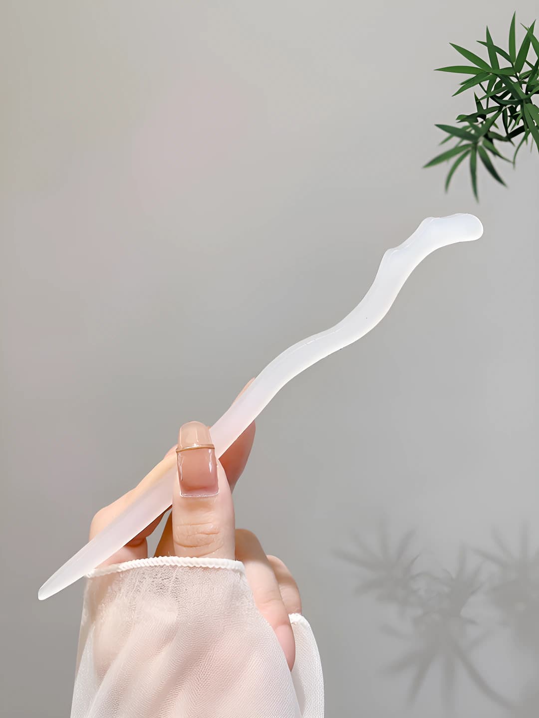 White jade heaven hair pin (bagged)