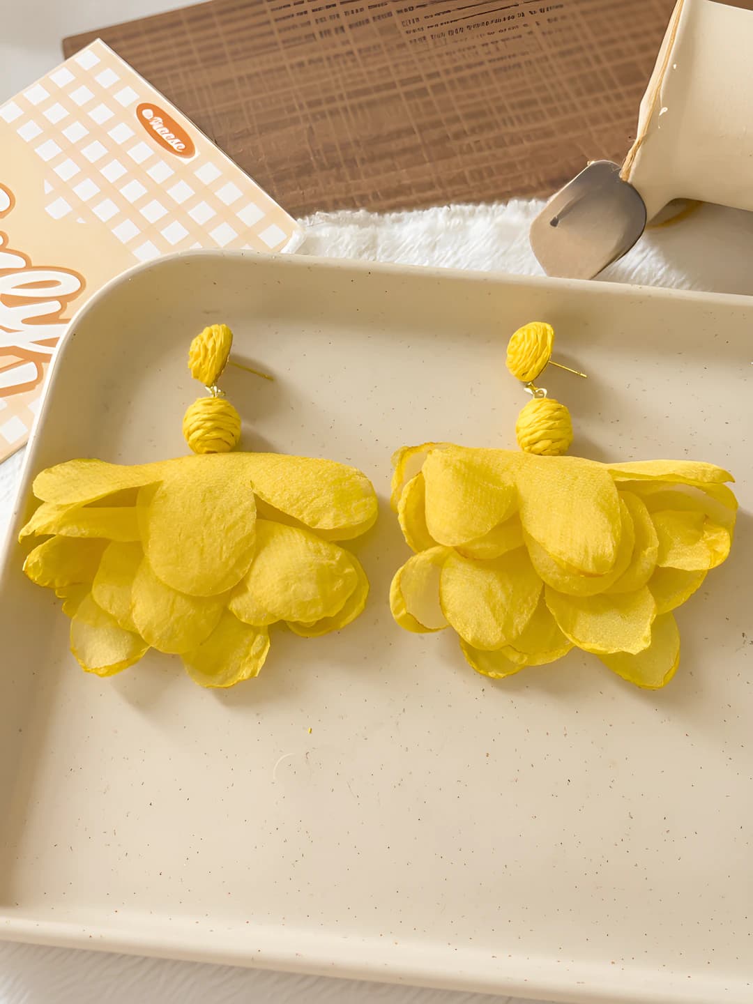 Yellow chiffon flower studs (925 silver)