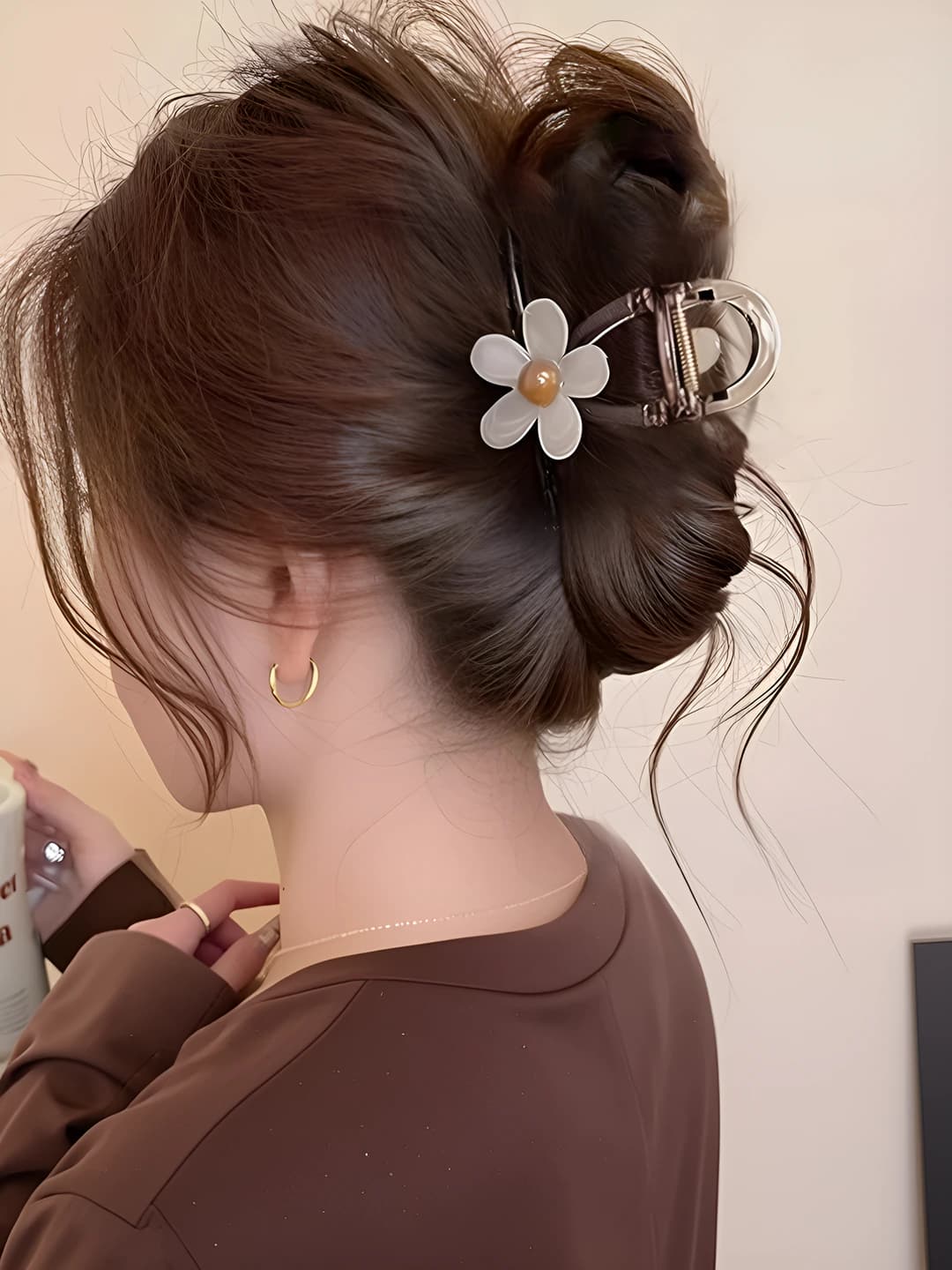 Beige five-petal flower 8 cm