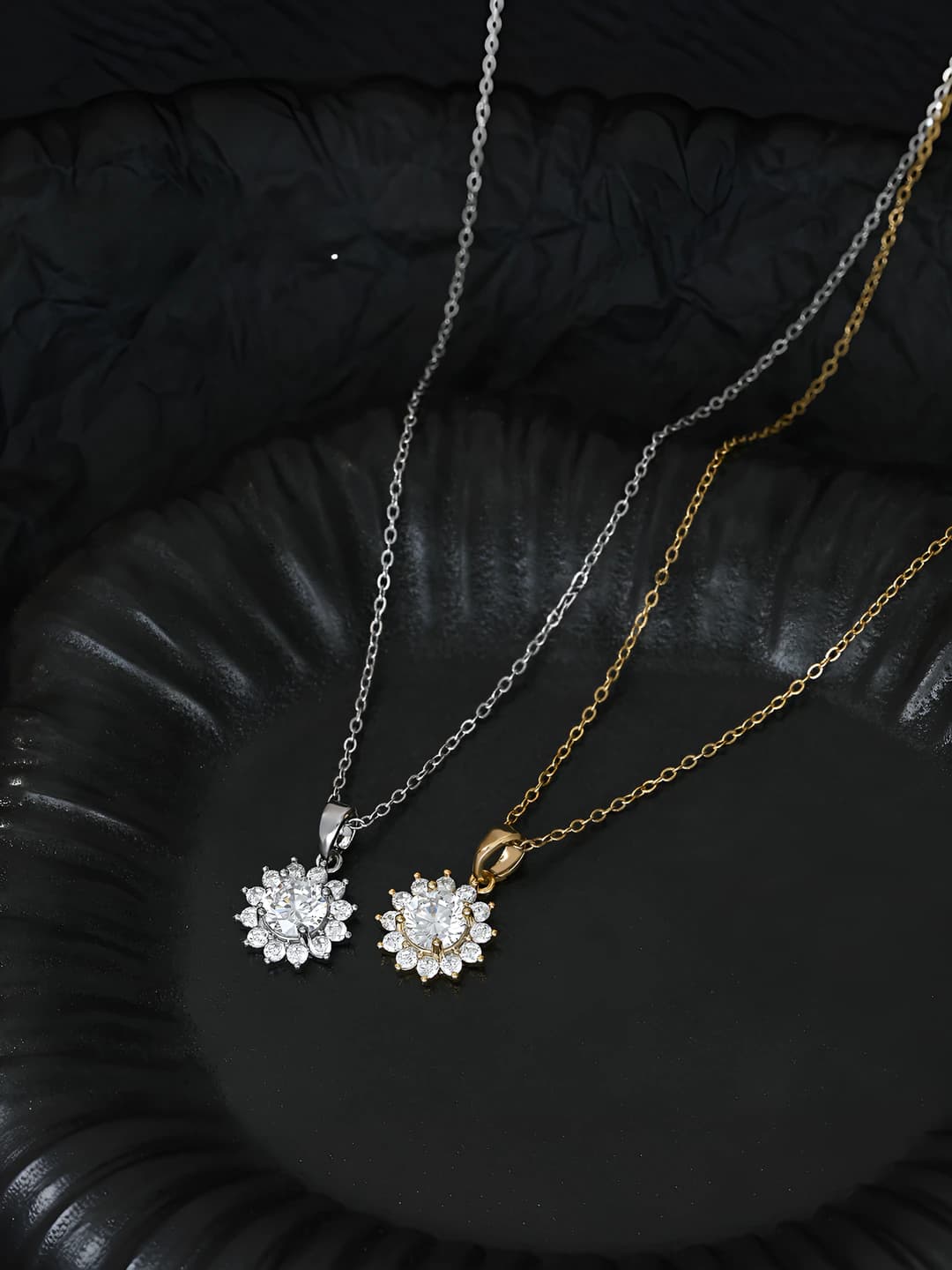 Women's flower pendant necklace with zircon in ins style