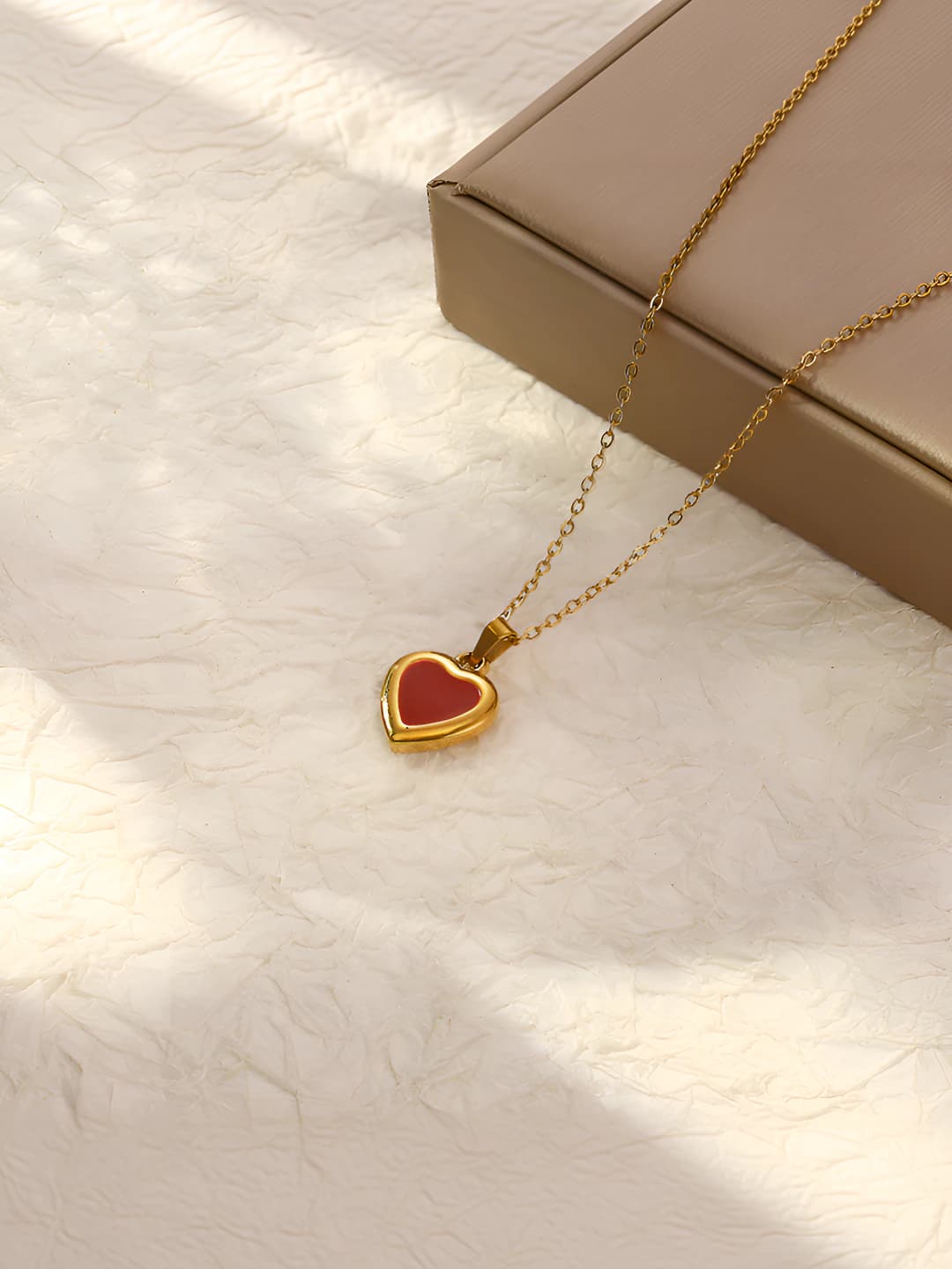 Women's retro heart-shaped titanium steel necklace with 18k gold plating