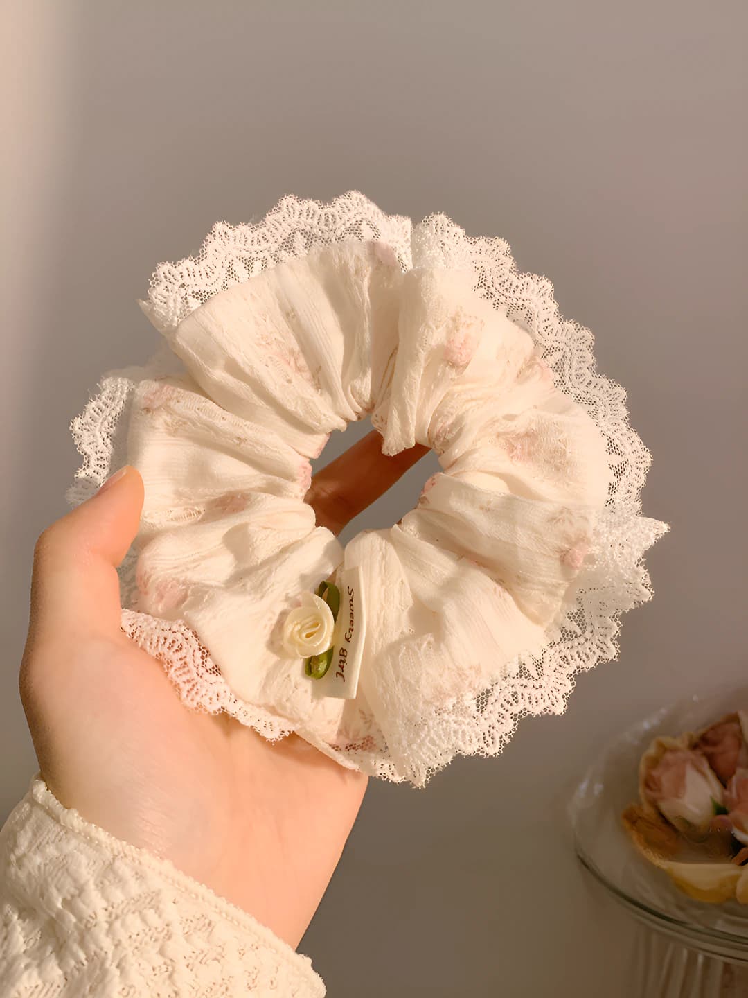 Floral lace scrunchie 13 cm