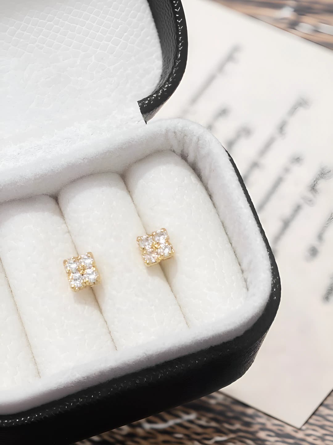 A-437-Golden White Zircon
