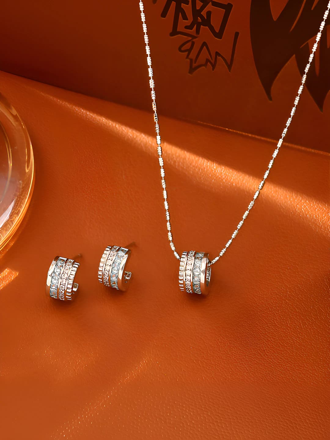 Women's jewelry set: geometric zirconia pendant necklace and earrings