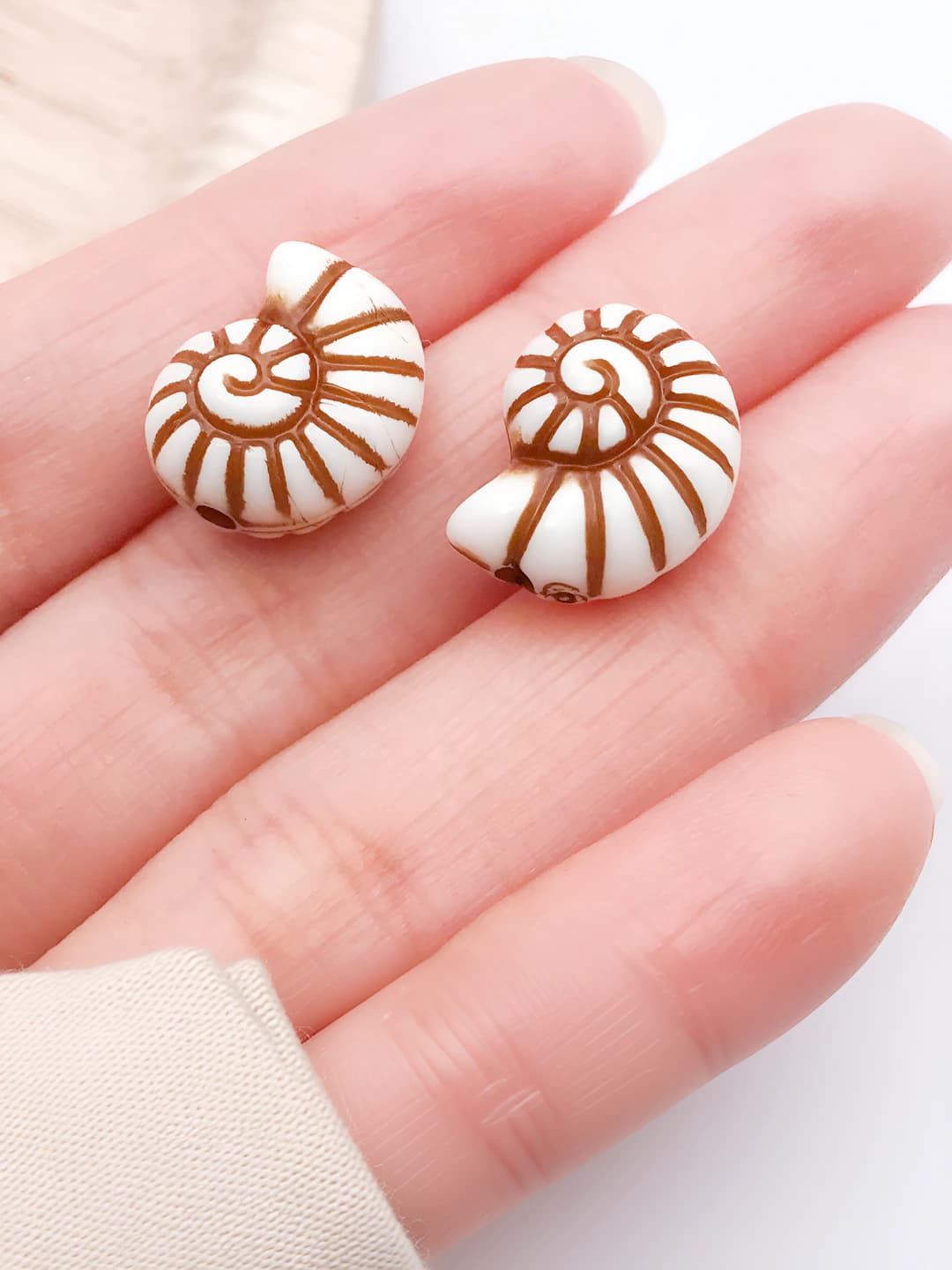 1 шт. коричневый акрил раковина 15x13mm-0.9g