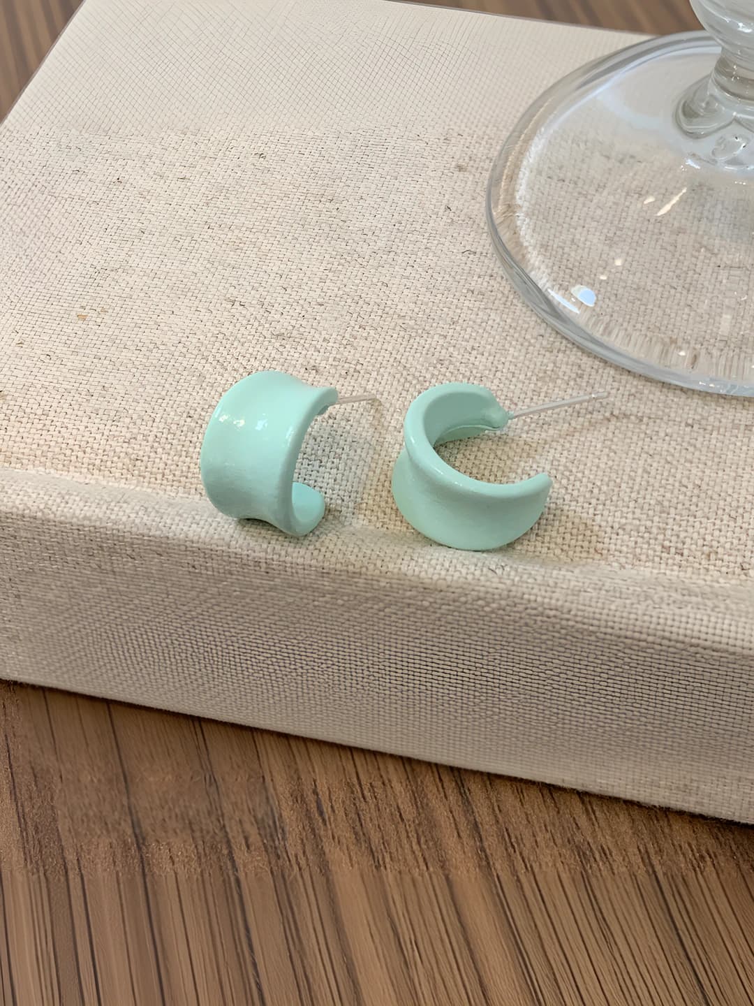 Light blue C-shape
