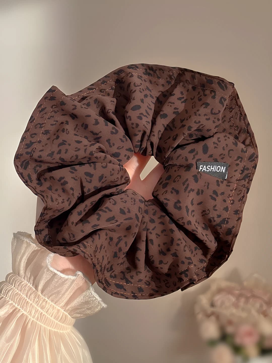 Dark coffee, leopard 18 cm