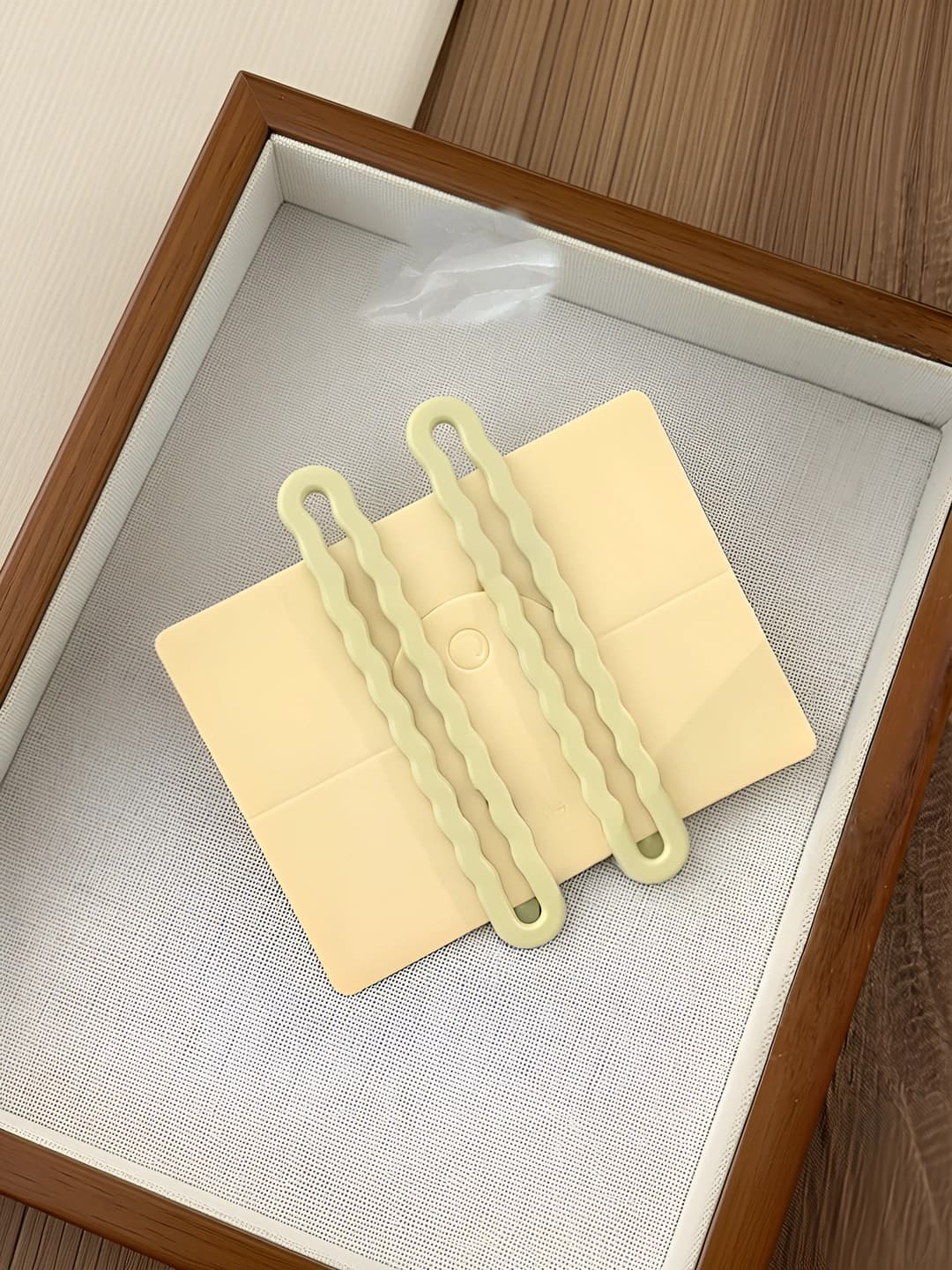 1# Beige wave, 1 pair, OPP