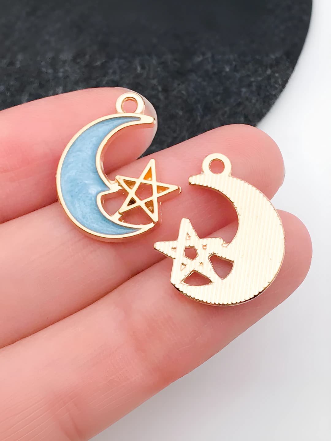 1 ta ko'l ko'k eningli oy yulduz 15x19mm