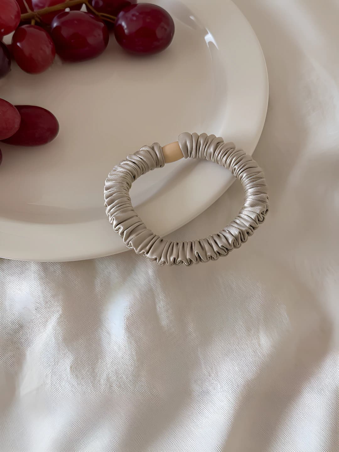 Khaki thin hair tie