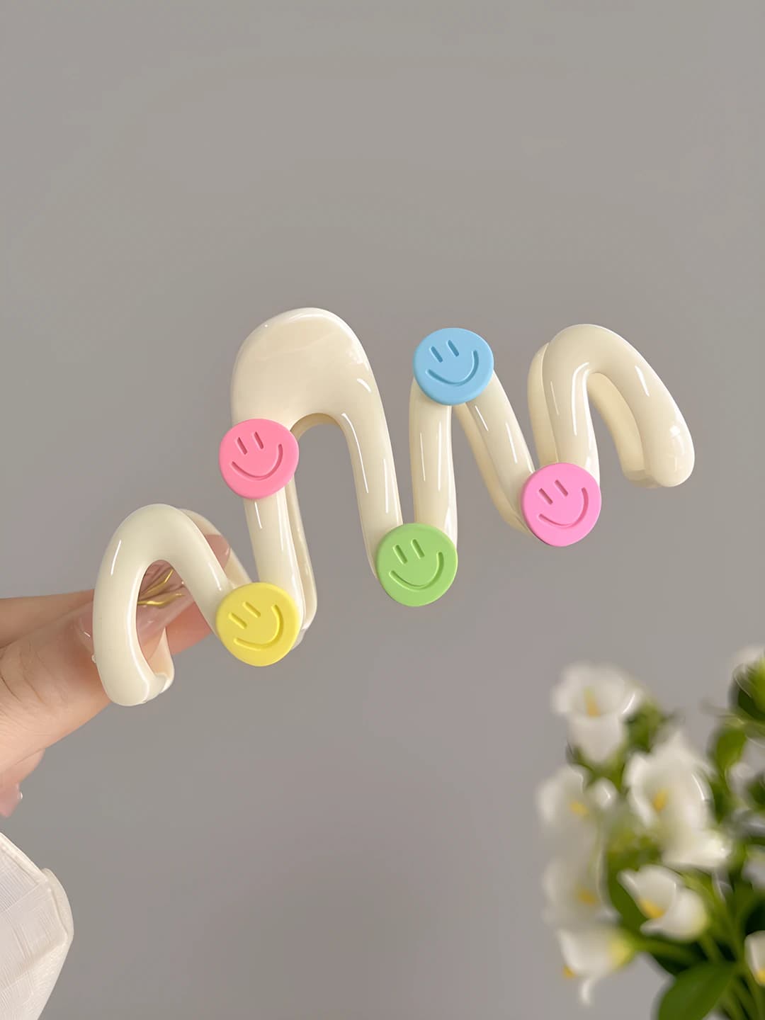 2# Beige wavy clip approx 11 cm