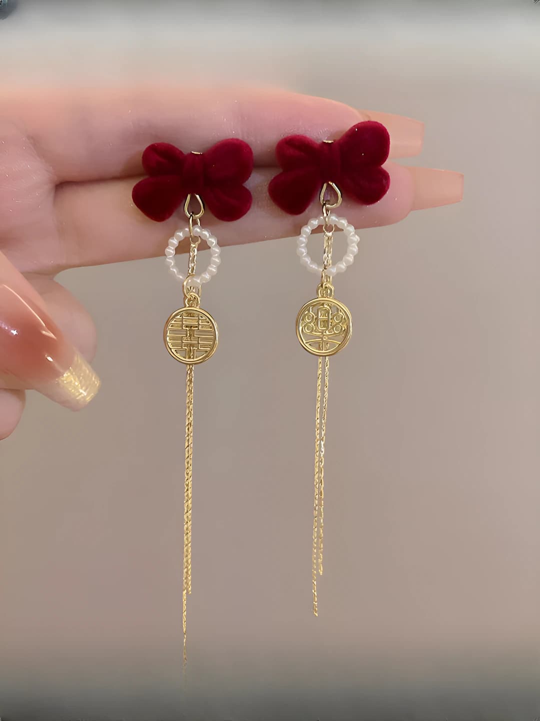 Pearl bow earrings