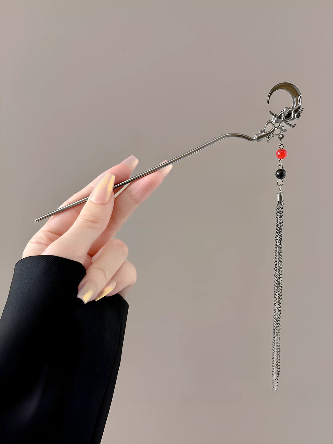 Moon chase hairpin