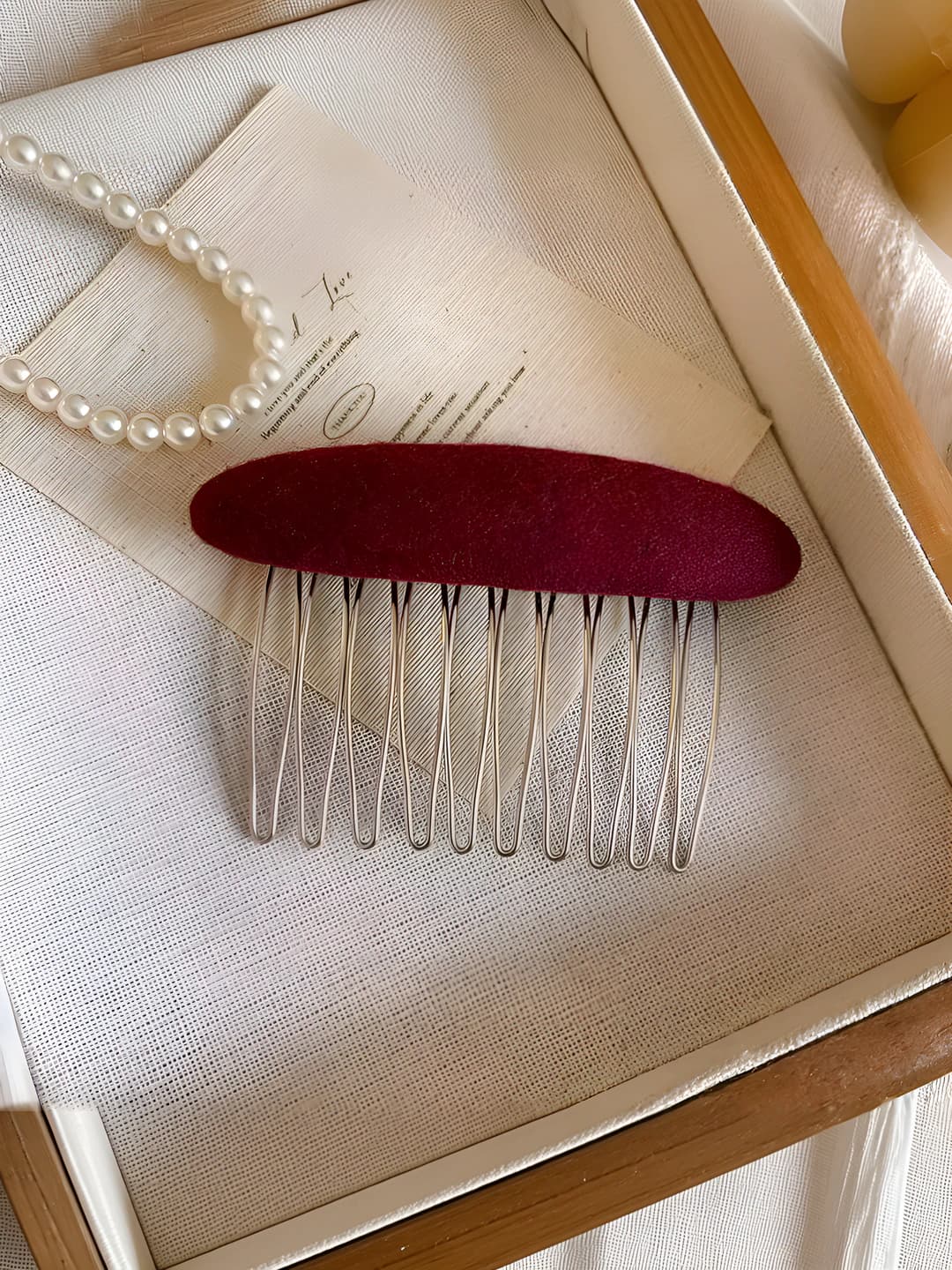 Retro hair comb, wine red