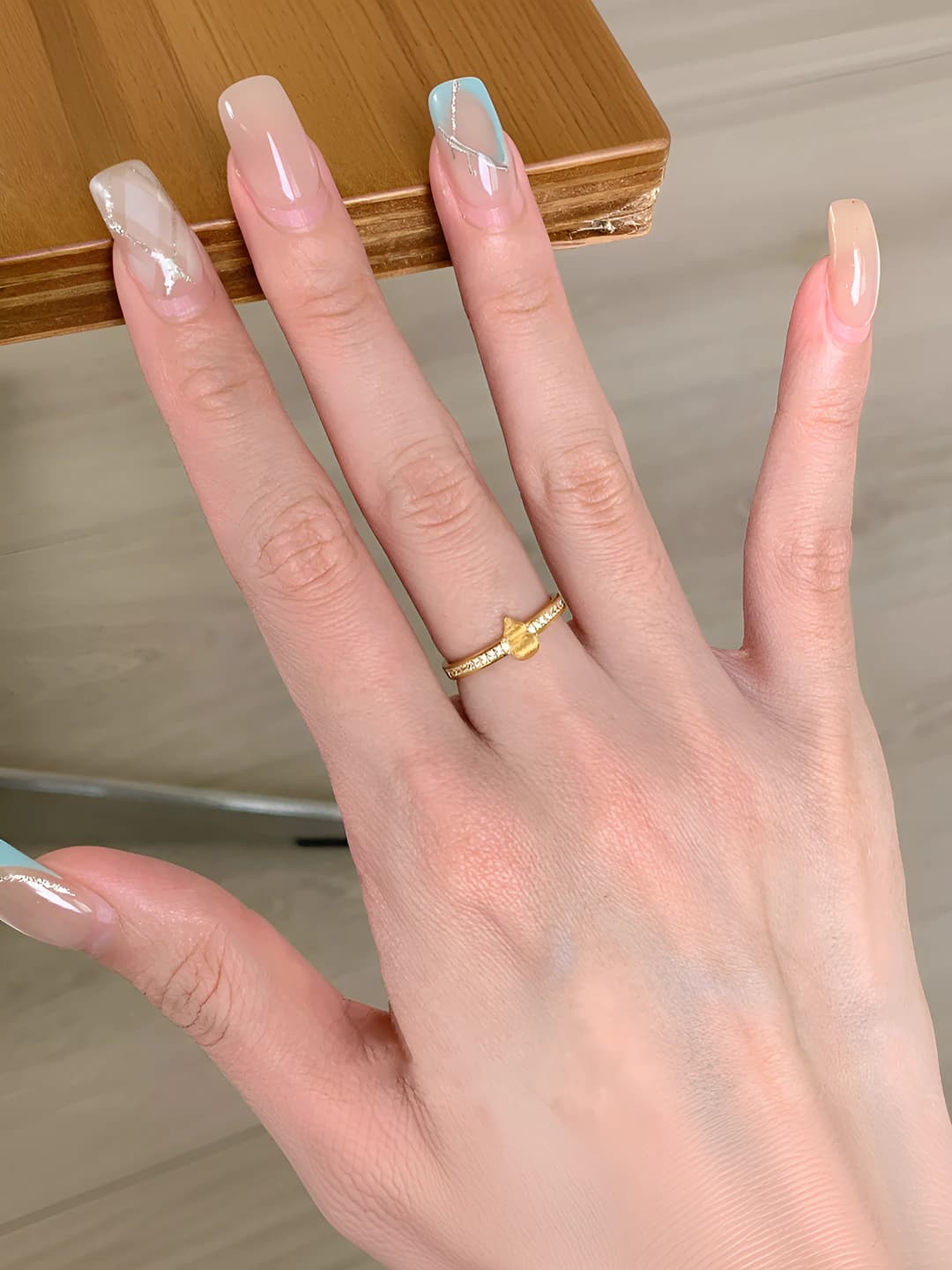 Women's open ring in light luxury style, round design element, electroplating process