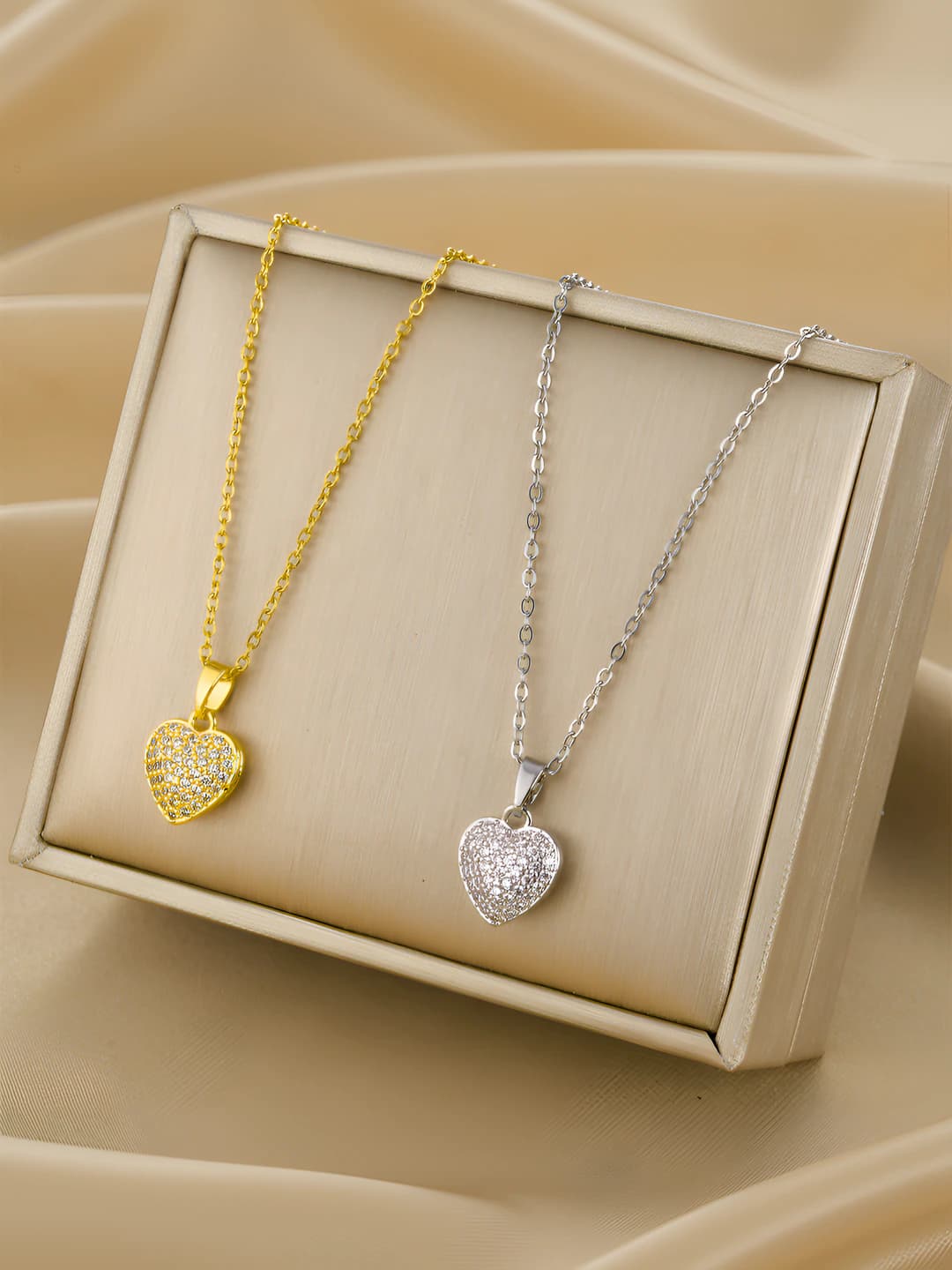 Women's titanium steel necklace with heart-shaped zircon pendant in Korean style