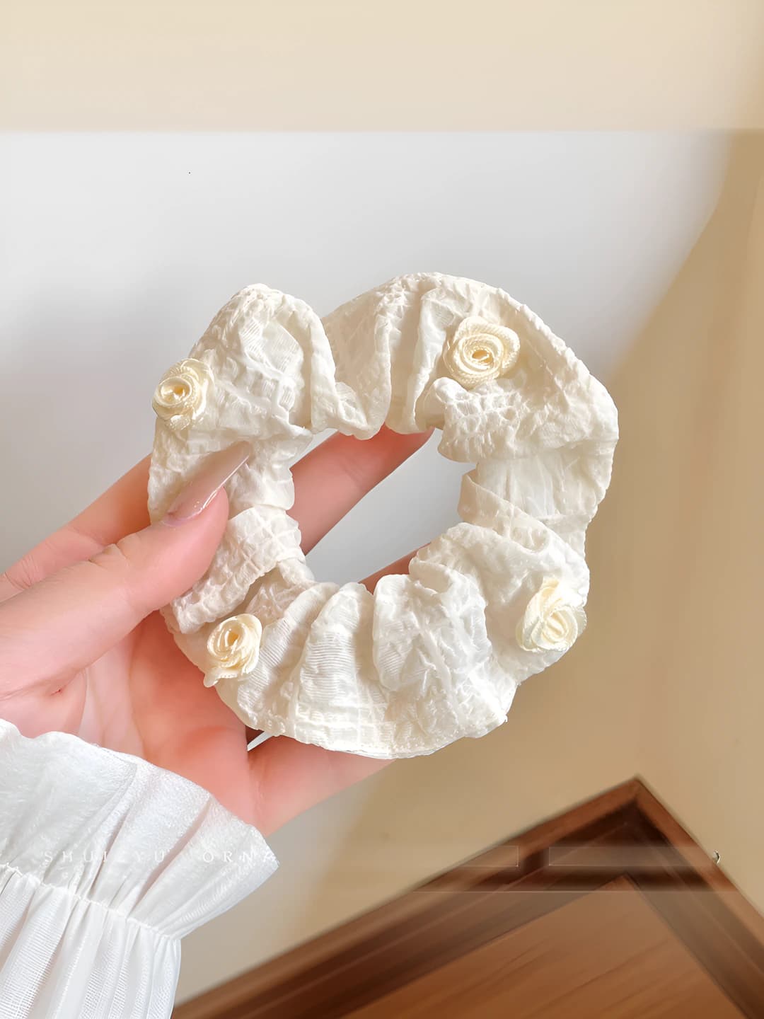 11# Beige floral 8 cm