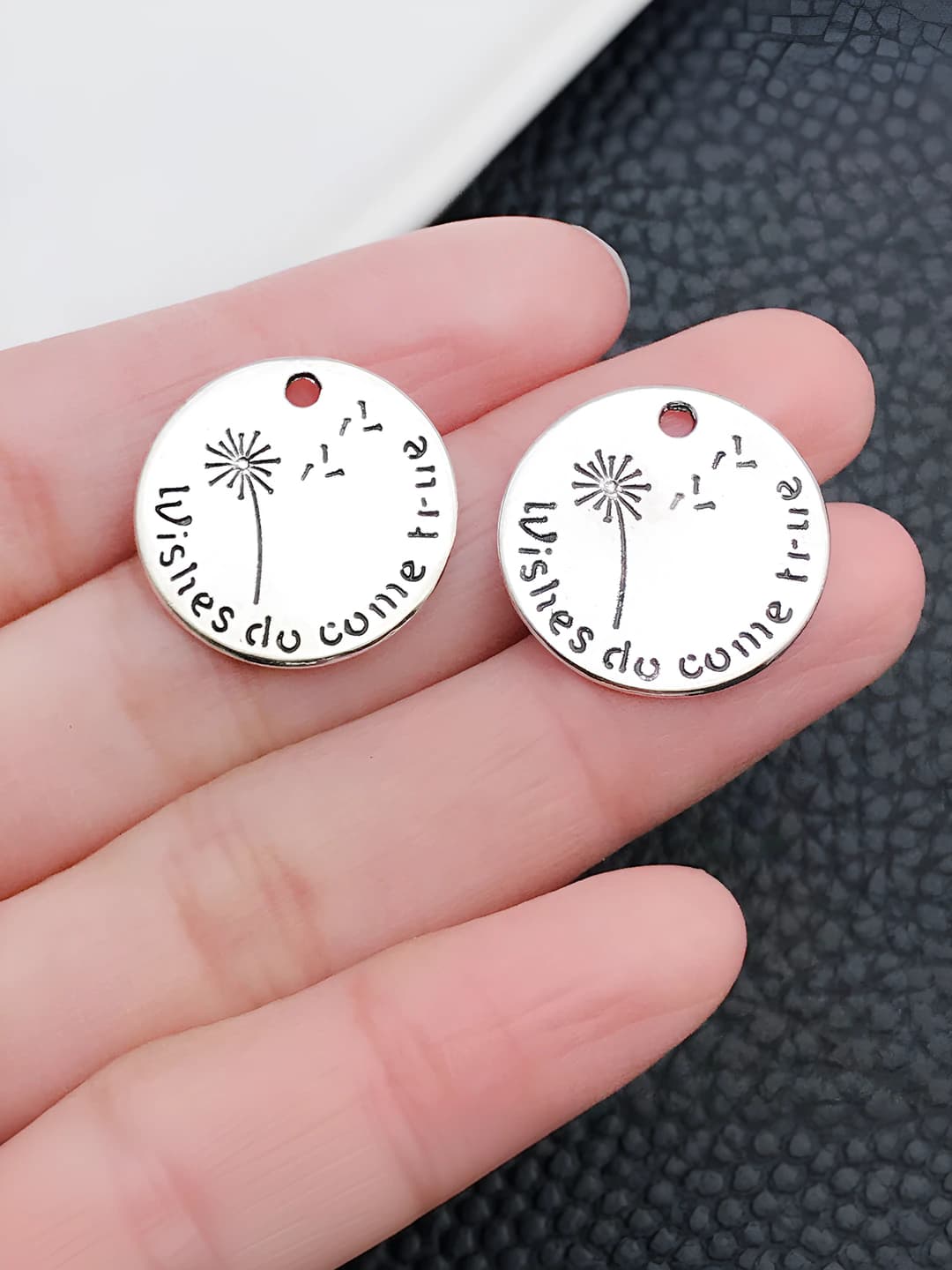 1 dona qadimiy kumush wish echinayiq harflari 20x20mm-2.05g